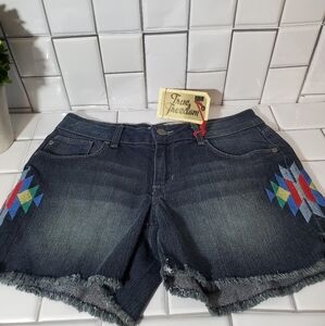 NWT TRUE FREEDOM Junior’s Cut off Jean Shorts